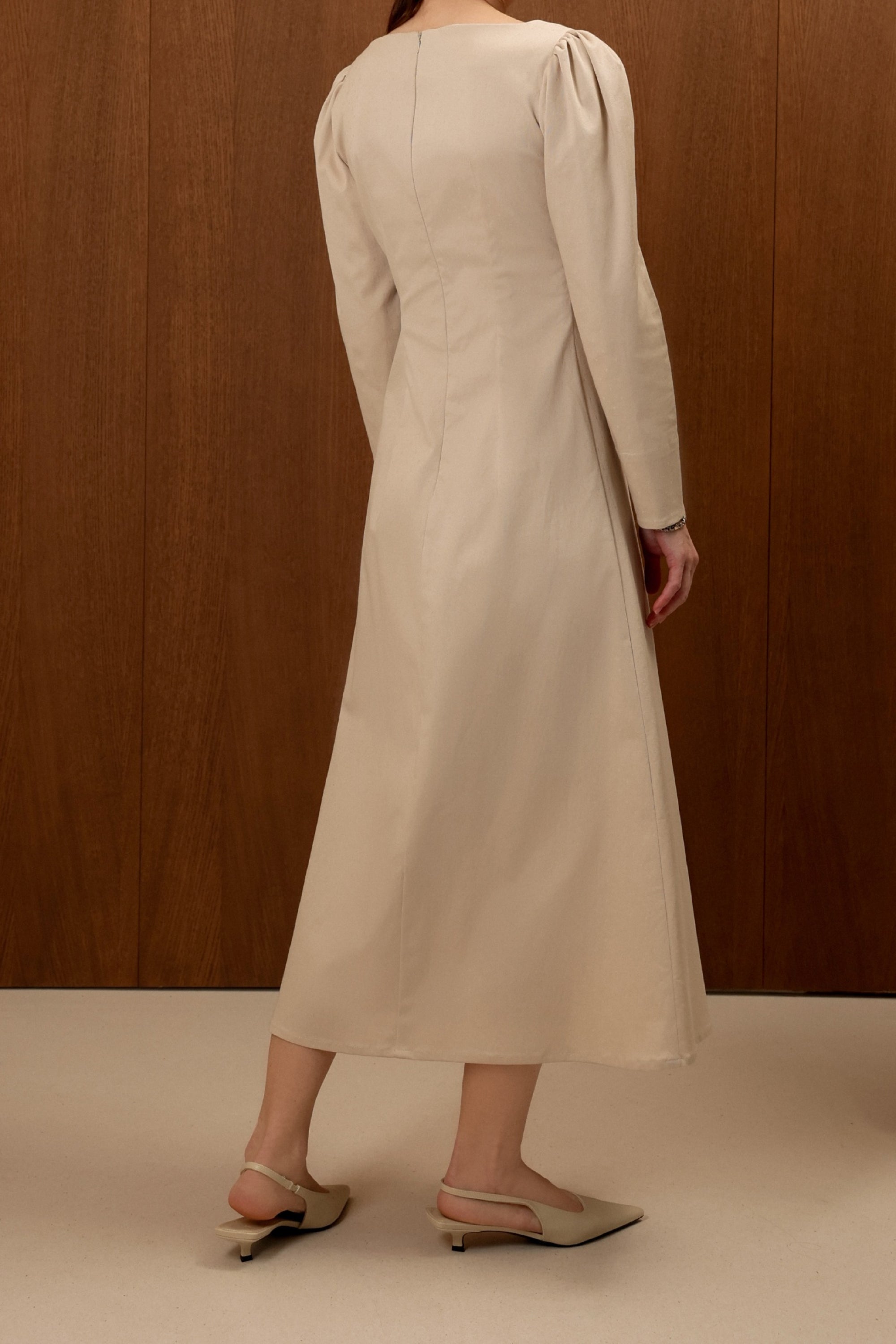 Midi dress with Carre neckline and embossing