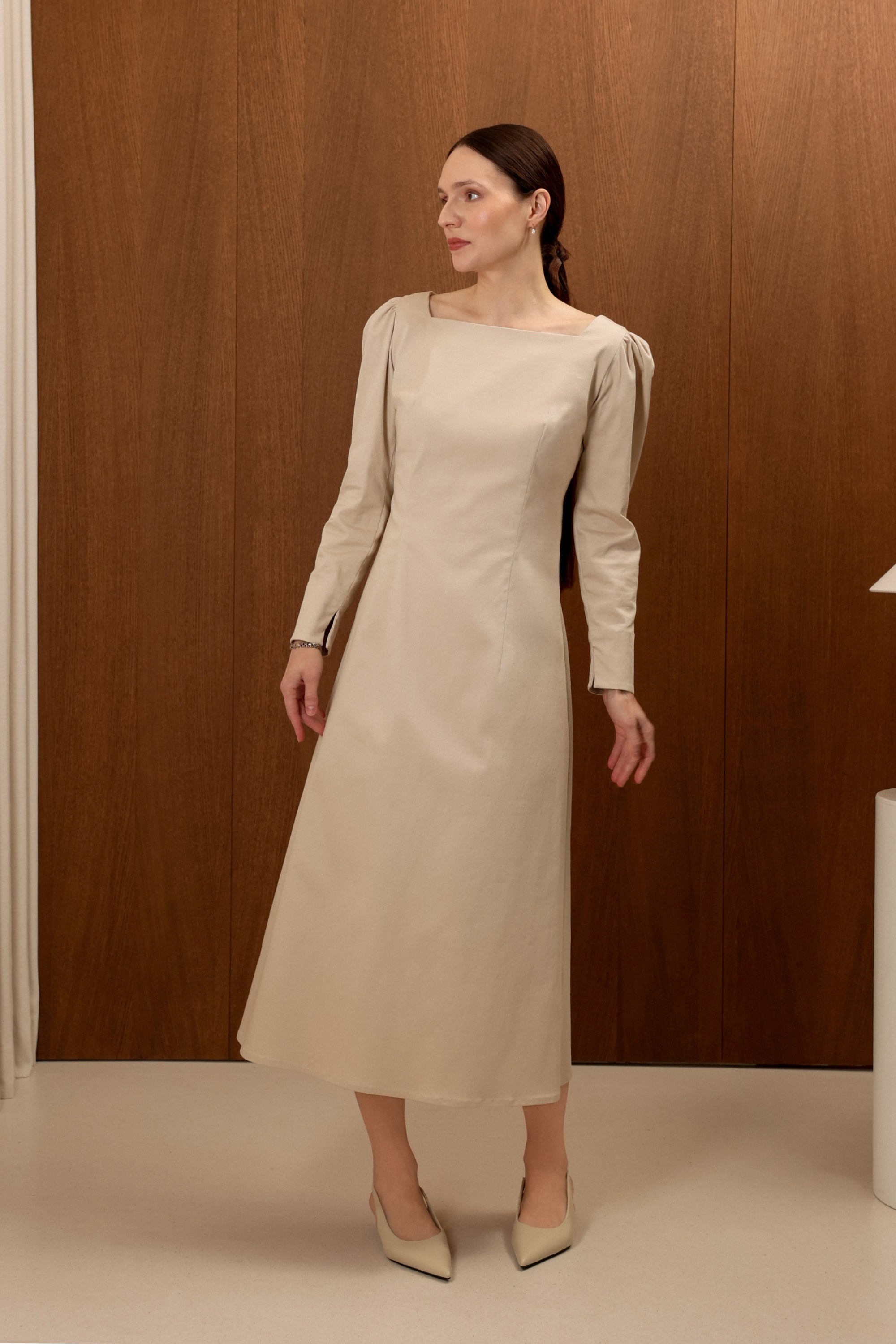 Midi dress with Carre neckline and embossing