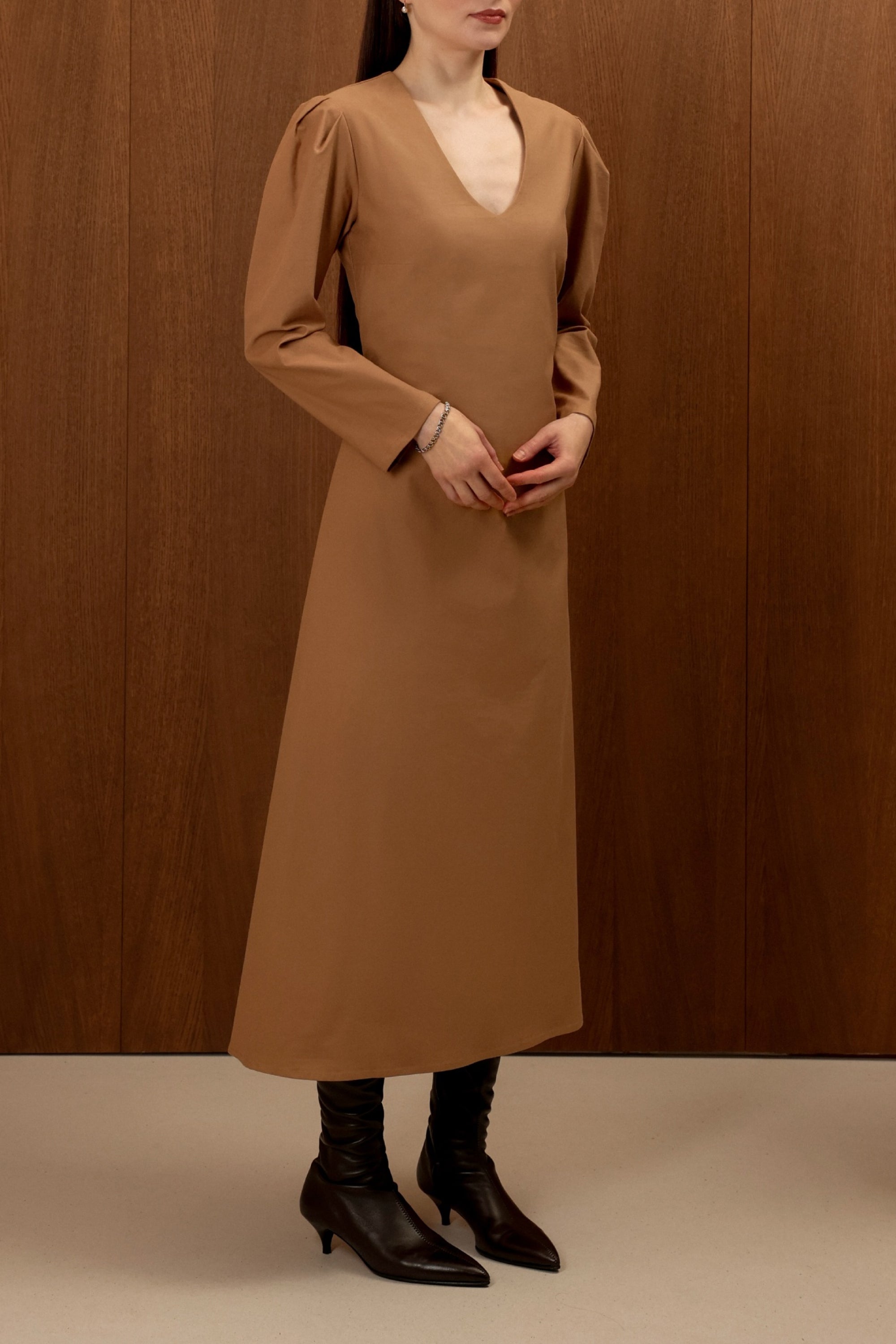 Dress with bow closure "Caramel"