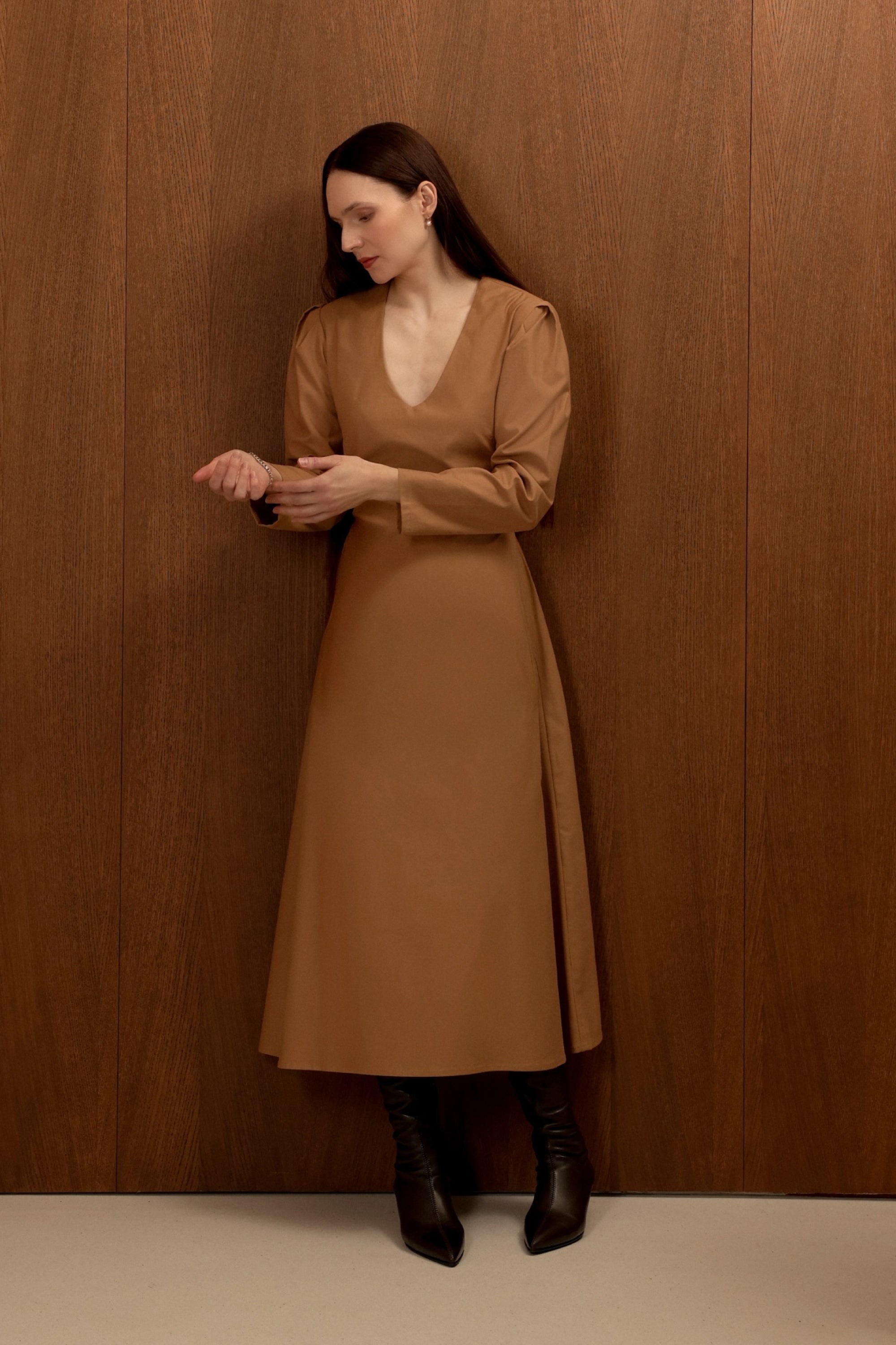 Dress with bow closure "Caramel"