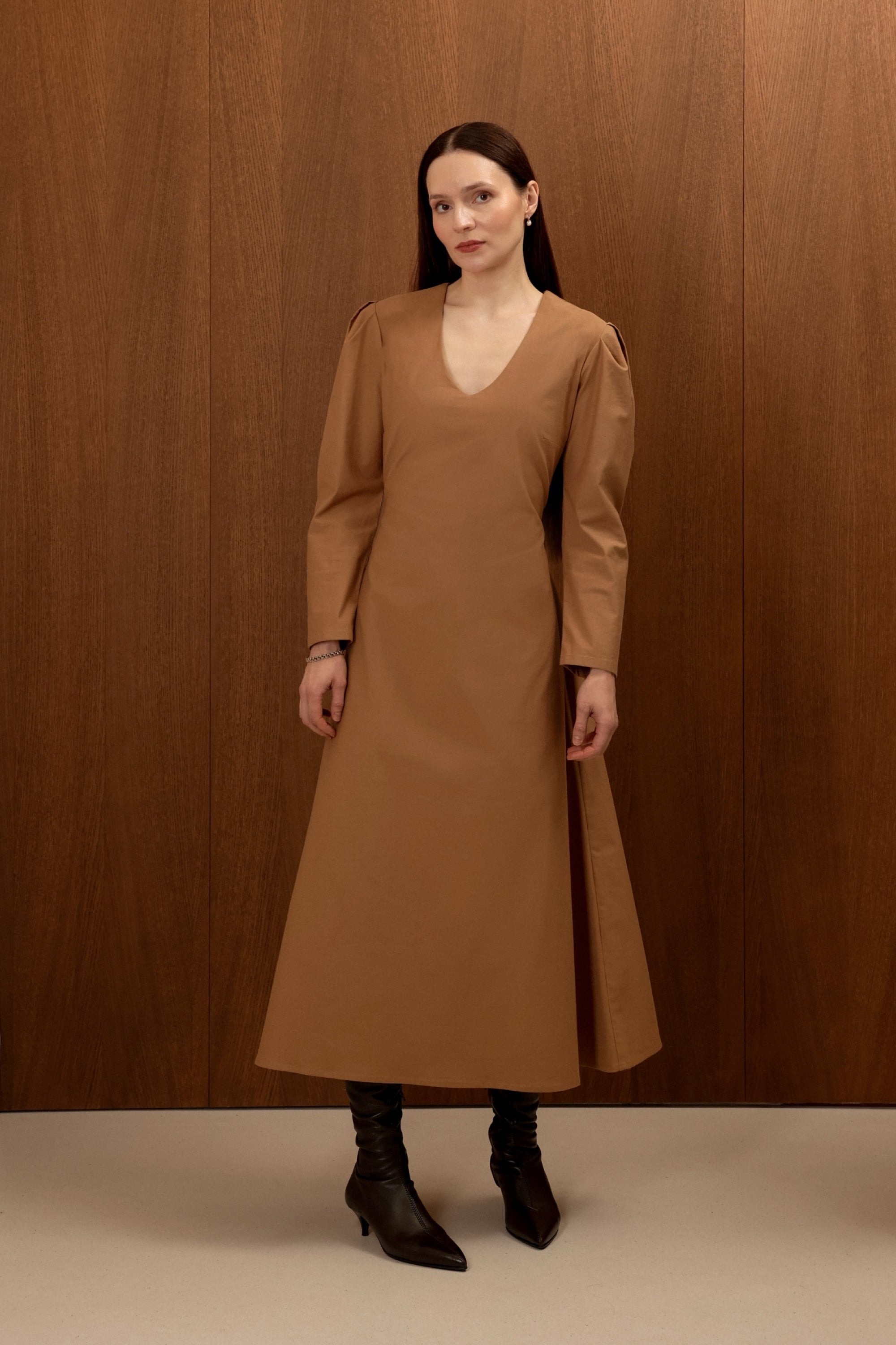 Dress with bow closure "Caramel"